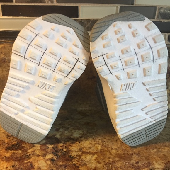 Nike shoes 4c - Picture 5 of 6